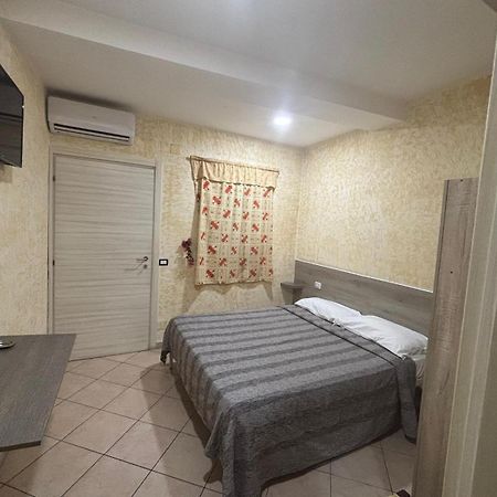 Crisan B&B Affittacamere Nola Bagian luar foto